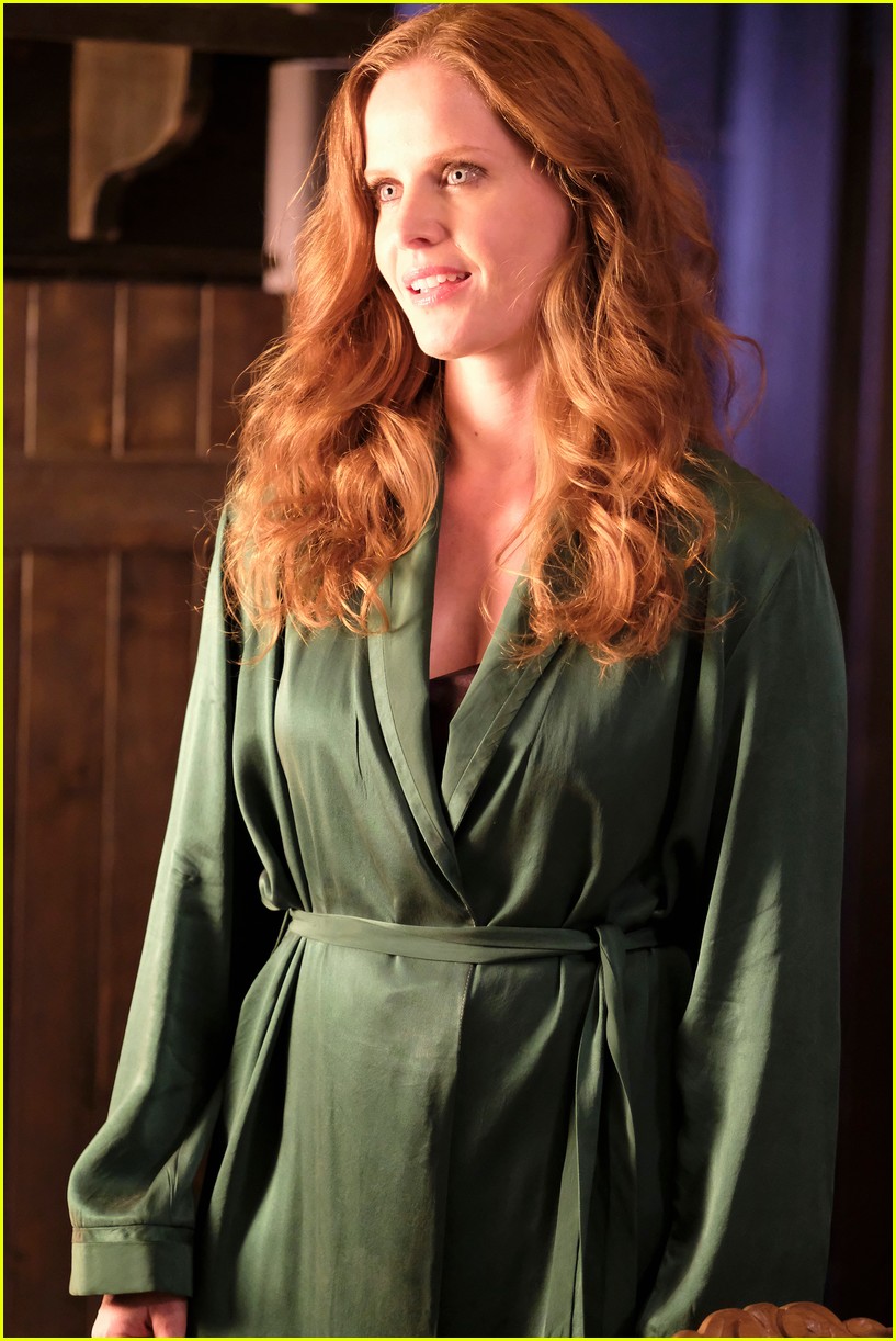 rebecca mader leaving once upon a time 043897777
