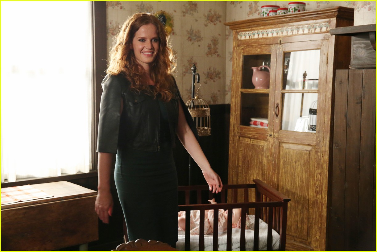 rebecca mader leaving once upon a time 063897779