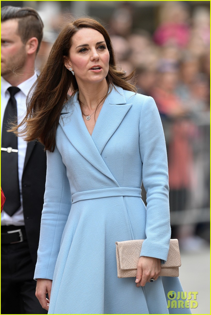 kate middleton chats with local kids during luxembourg visit 203897733