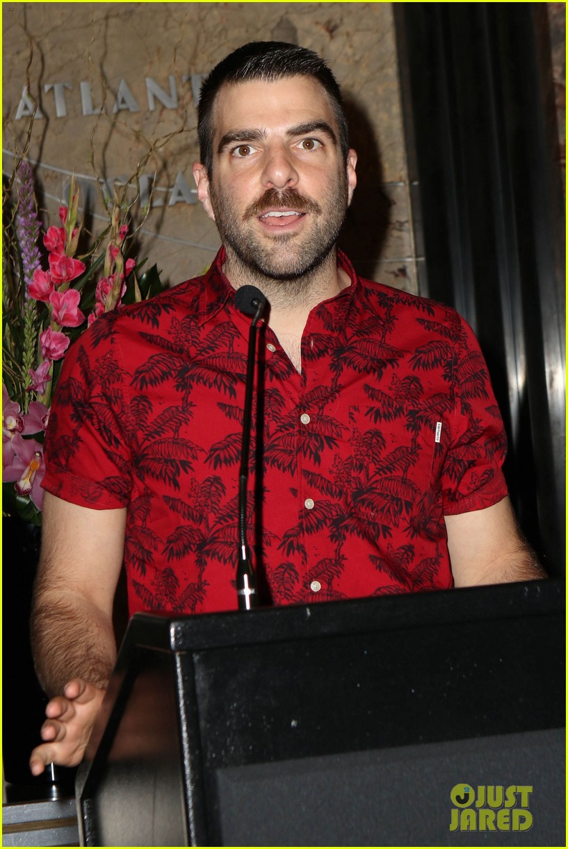 zachary quinto lights the empire state building in honor of nycs aids walk04