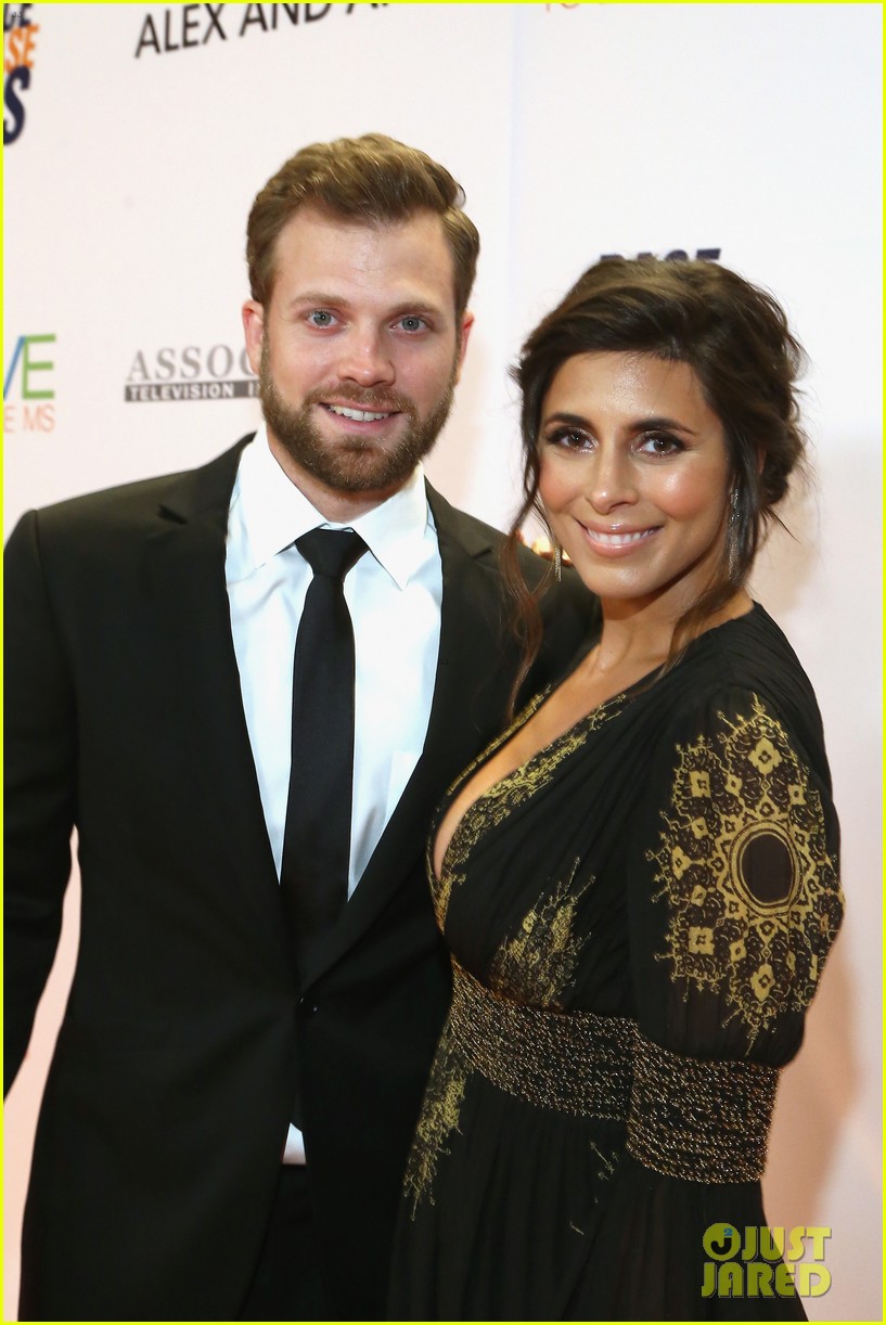 jamie lynn sigler is supported by husband cutter dykstra023895603