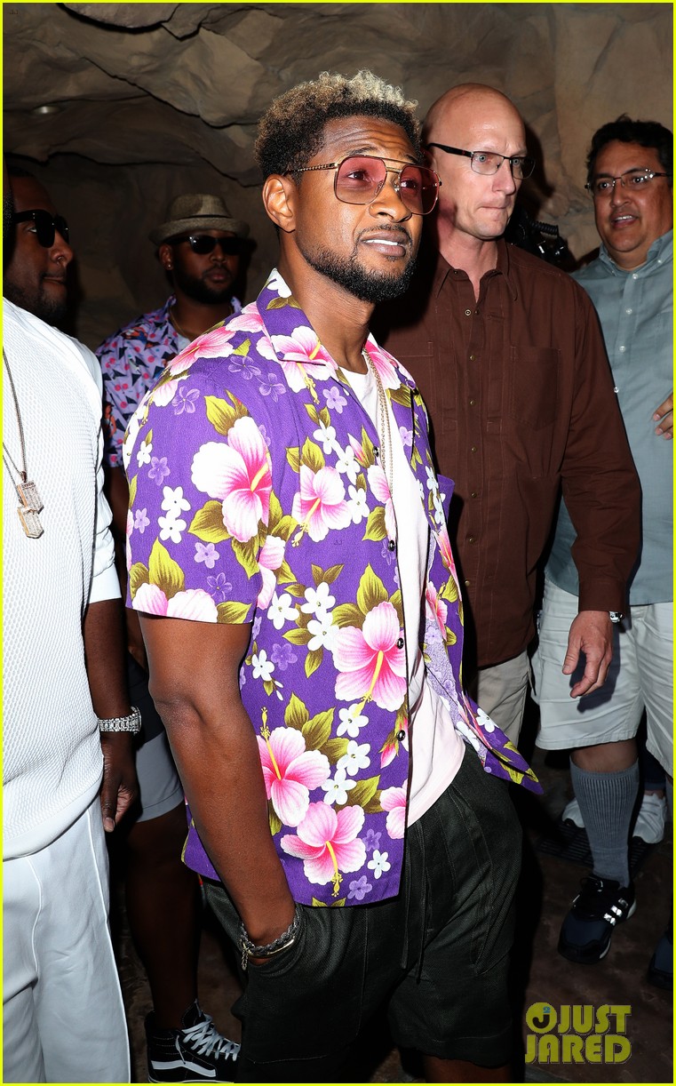 usher hosts mdw pool party in vegas11