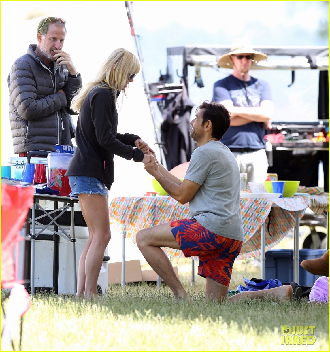 anna faris engaged overboard set 03