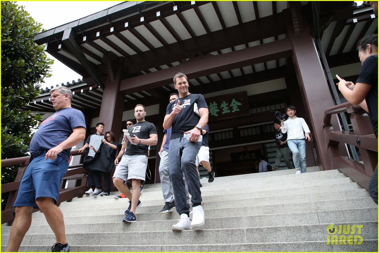 tom brady goes shirtless for sumo wrestling in japan 143918259