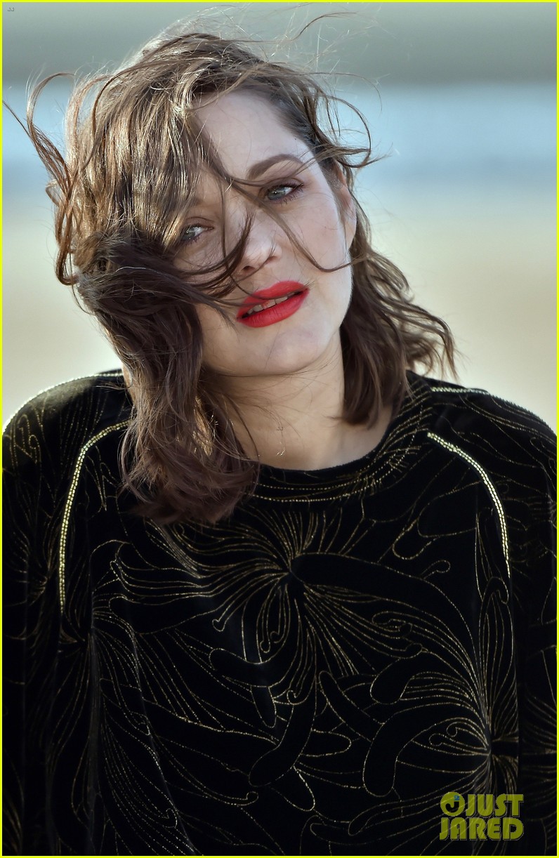 marion cotillard says she would pay to star in an american comedy 053915354