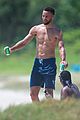 shirtless steph curry hits the beach with wife ayesha 06