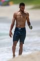 shirtless steph curry hits the beach with wife ayesha 08