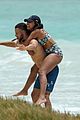shirtless steph curry hits the beach with wife ayesha 19