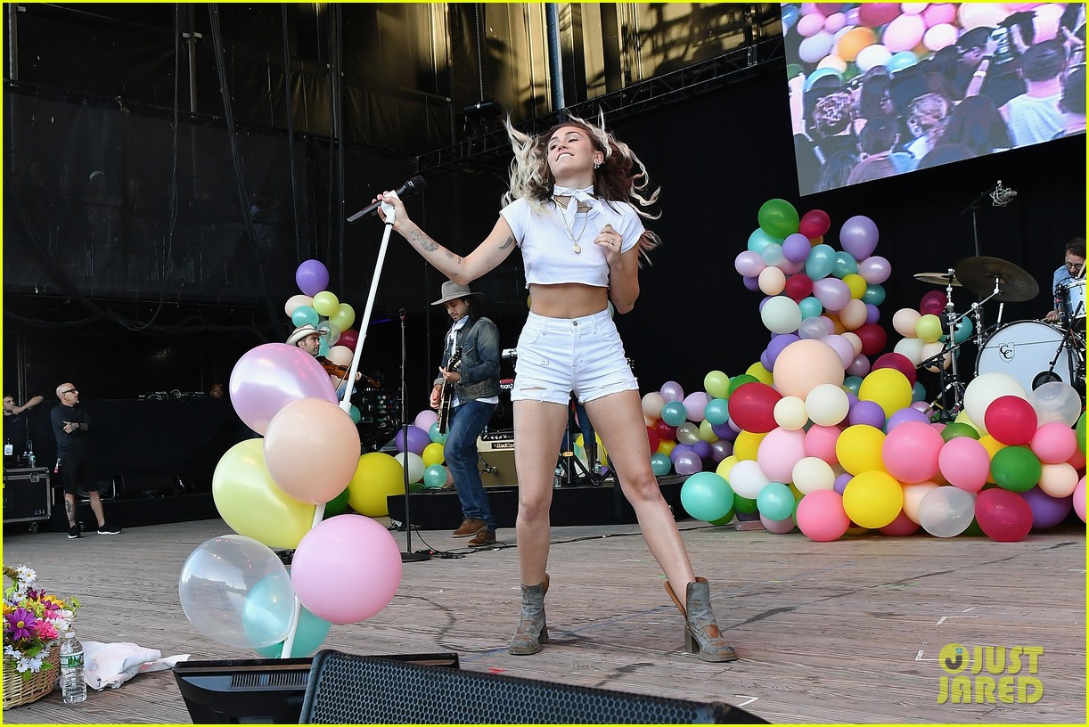 miley cyrus celebrates the four year anniversary of we cant stop053908926