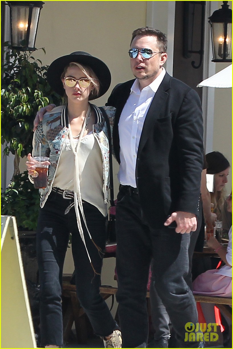 Amber Heard & Elon Musk Get Cozy During Breakfast Date Photo 3912408