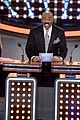kelly clarkson amy schumers face off on celebrity family feud 05