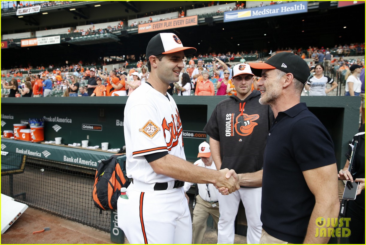 michael kelly throws out first pitch for orioles 093917410