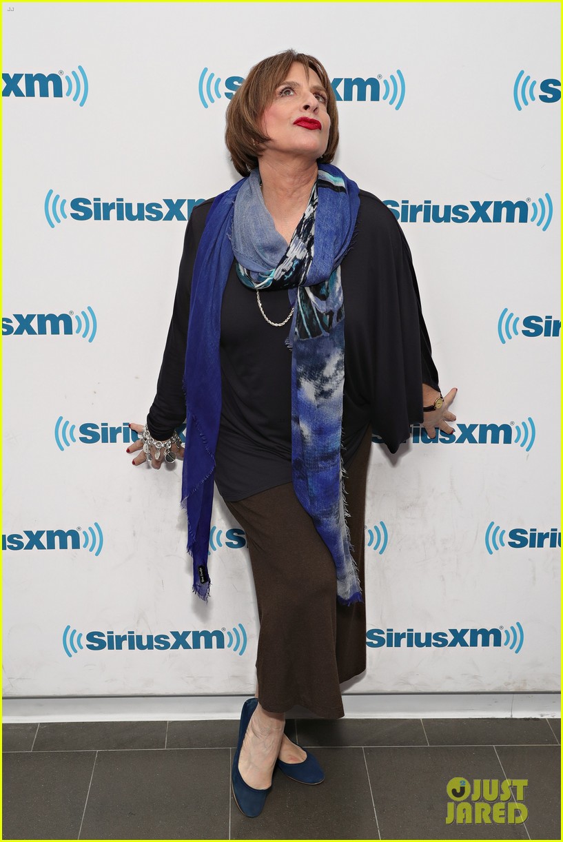 patti lupone is the queen of amazing poses 083908833