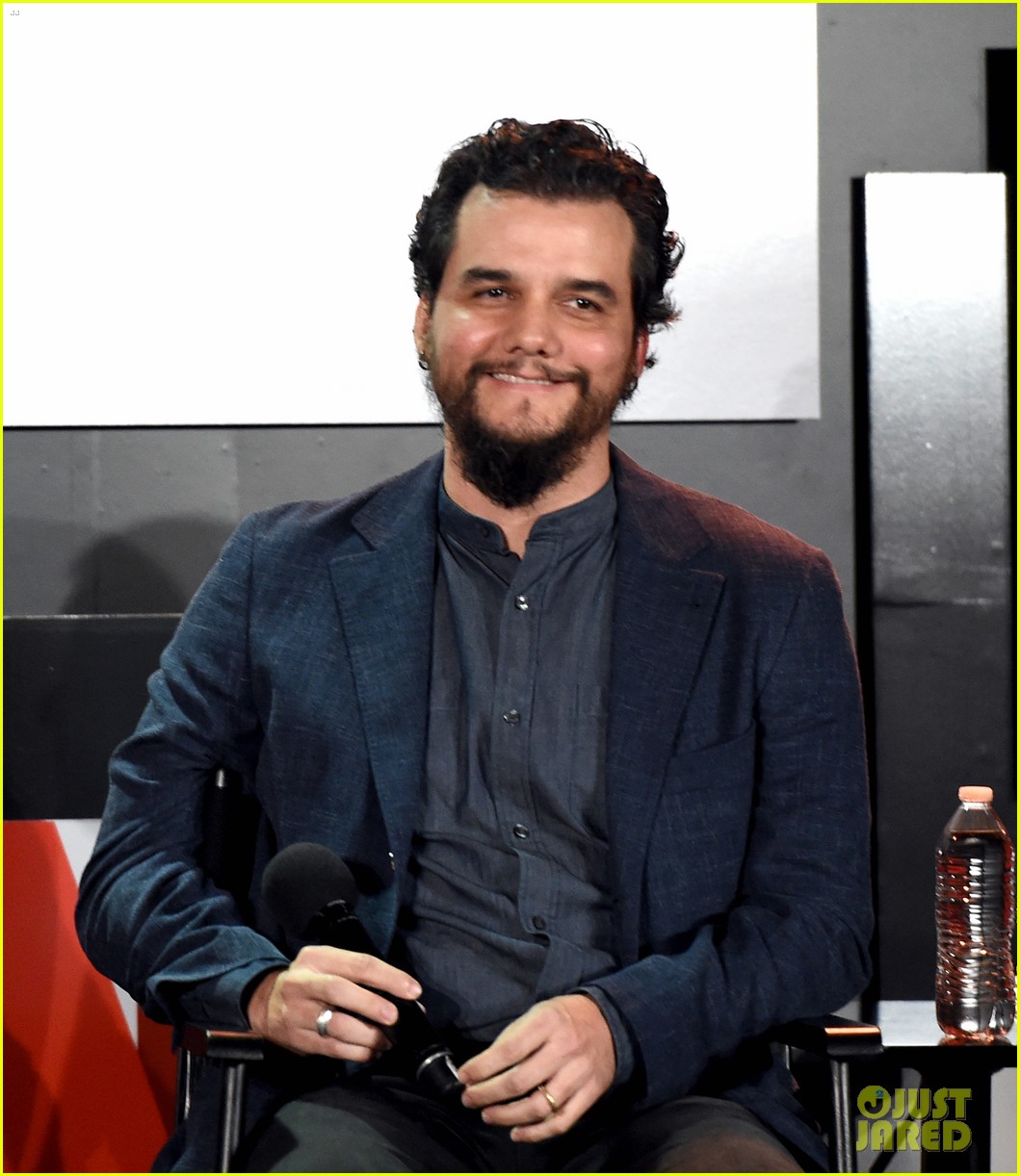 Wagner Moura Had To Learn How To Speak Spanish To Play Pablo Escobar For  'Narcos'!: Photo 3911235, Narcos, Wagner Moura Photos