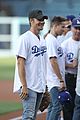 chad michael murray and sarah roemer take their son to dodgers baseball game 04