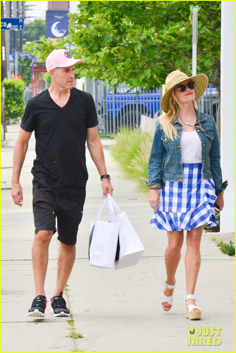 reese witherspoon jim toth lunch venice beach 013909107