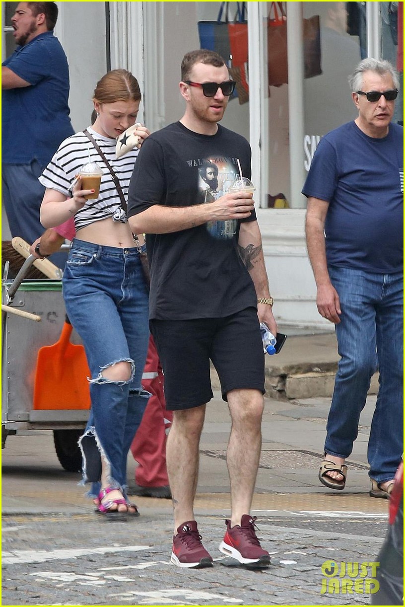 sam smith grabs coffee in london03