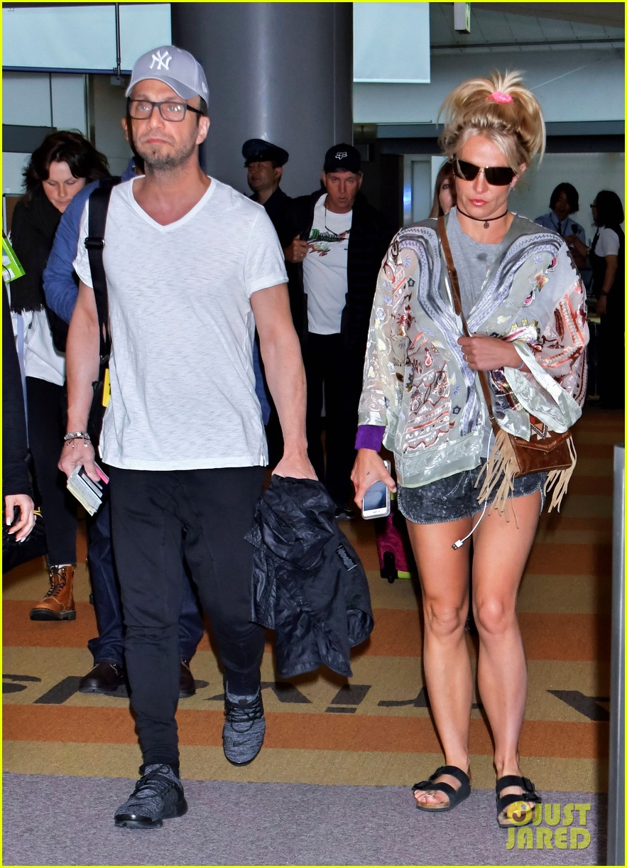 britney spears arrives in japan to kick off her asia tour 013907709