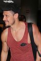 revenge nick wechsler looks so hot at the airport 04