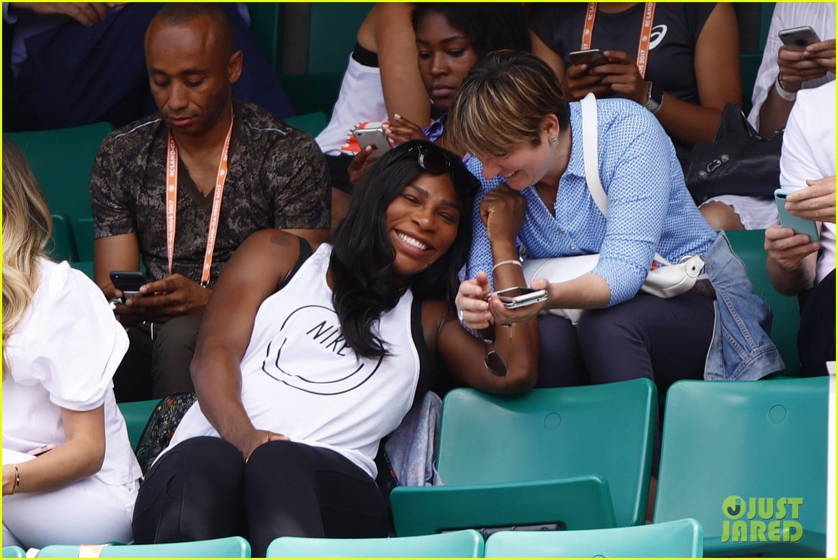 Pregnant Serena Williams Does the Cutest Dance in New Video Photo(02)