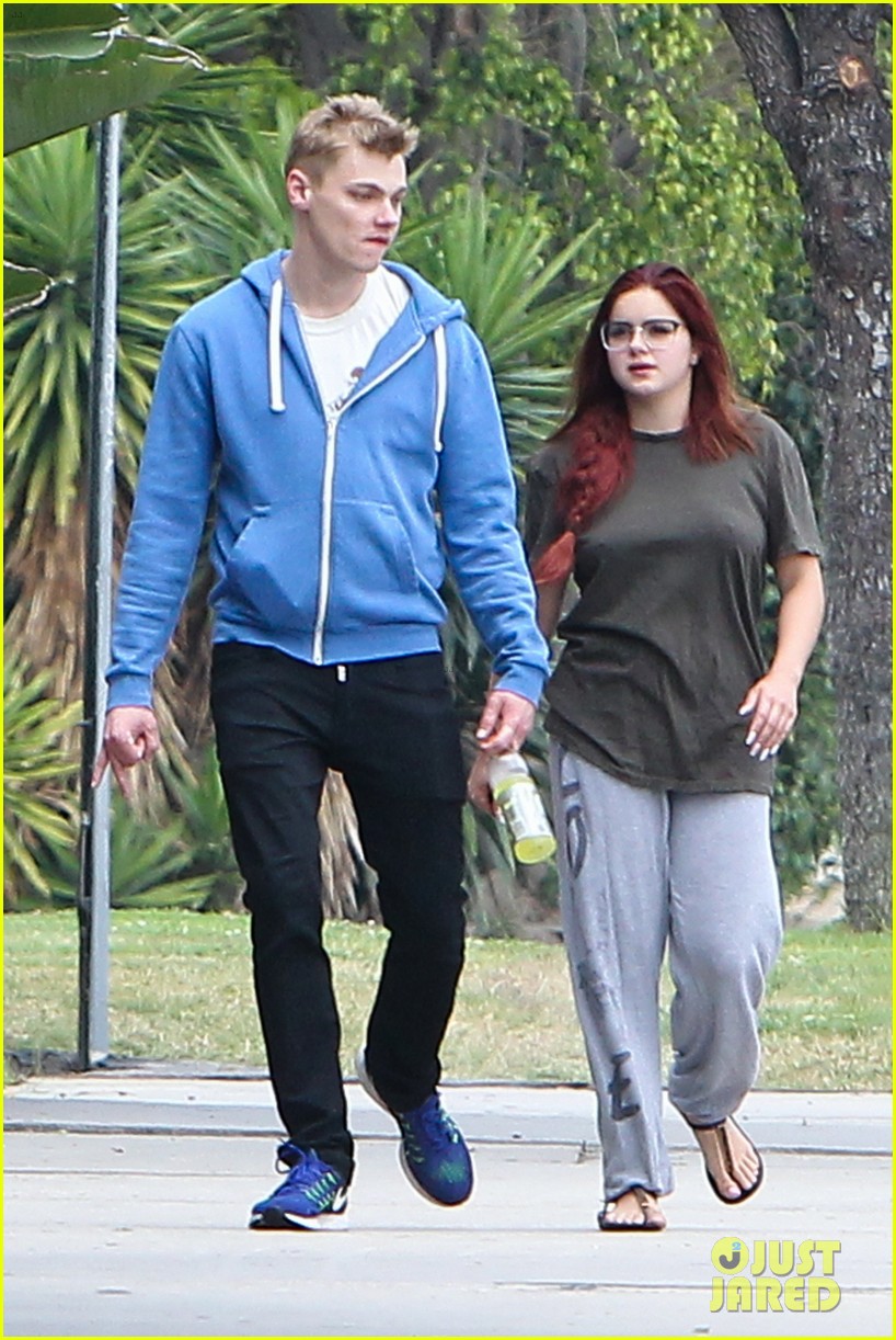 Ariel Winter & Boyfriend Levi Meaden Soak in The LA Weather Photo