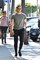 jamie bell flaunts toned arms on his way to lunch 05