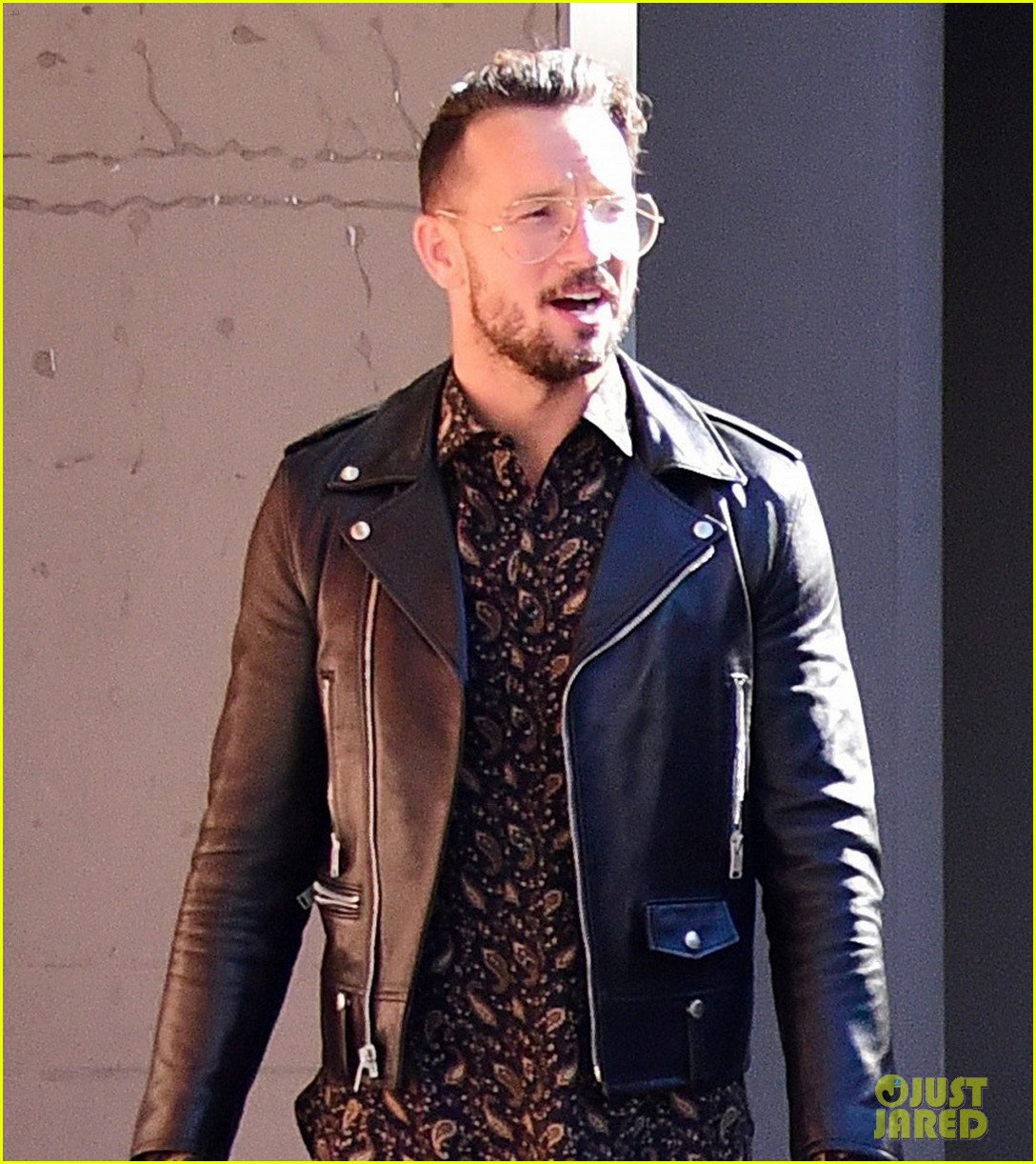 justin biebers pastor carl lentz is ridiculously hot 06