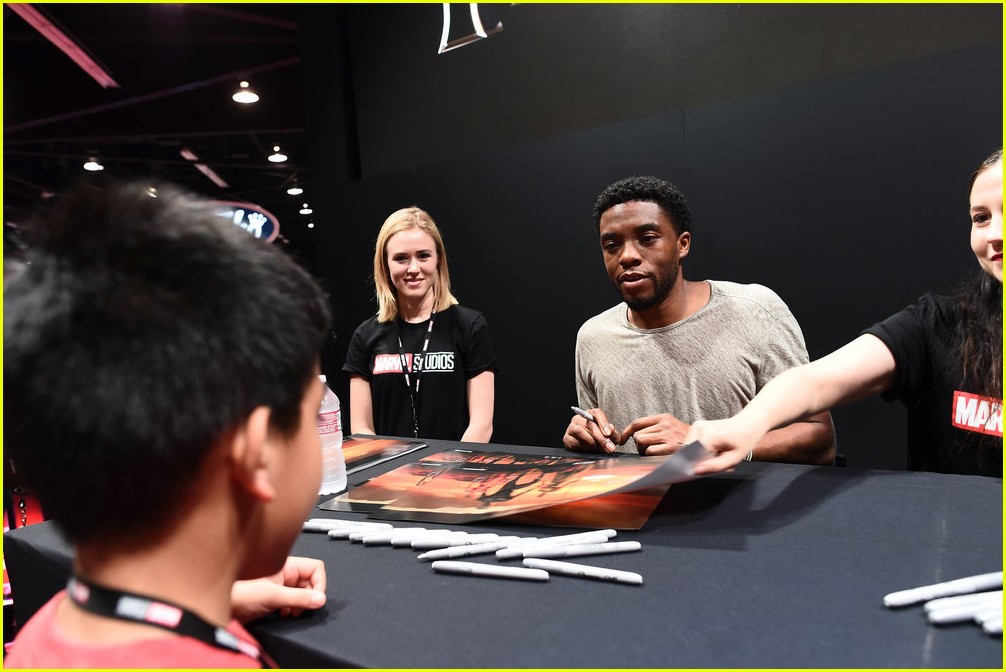 black panthers chadwick boseman meets fans at d23 expo 07