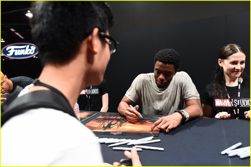 black panthers chadwick boseman meets fans at d23 expo 083928407