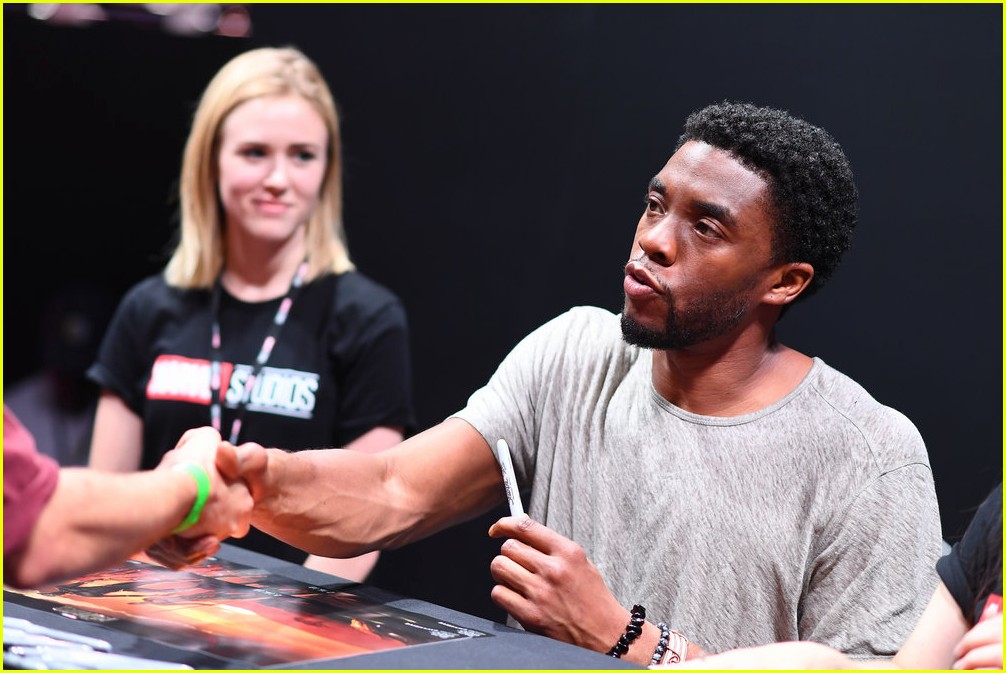 black panthers chadwick boseman meets fans at d23 expo 26