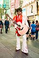 billy ray cyrus performs as still the kings burnin vernon brown in times square 01
