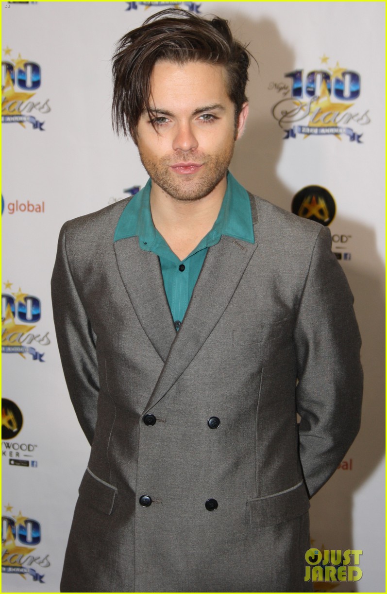 thomas dekker comes out as gay 103927627
