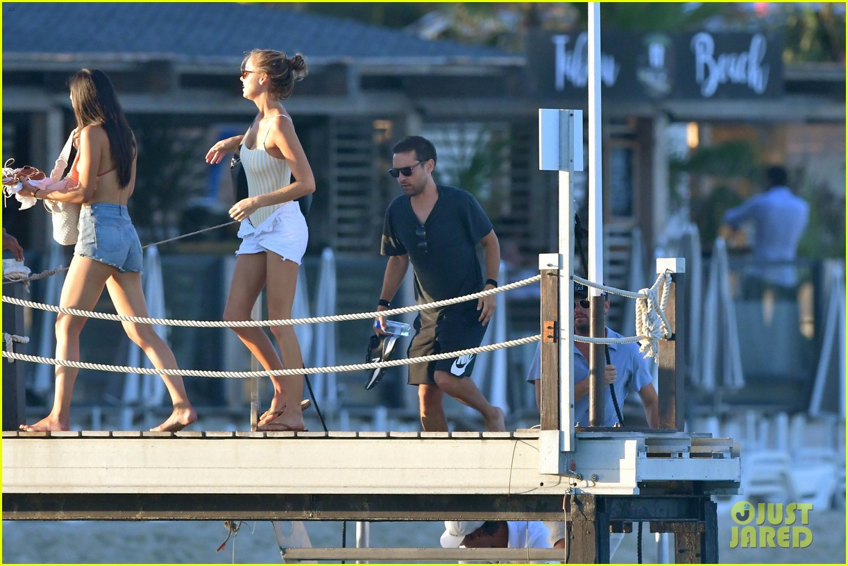 leonardo dicaprio tobey maguire relax on a yacht in st tropez 543934516