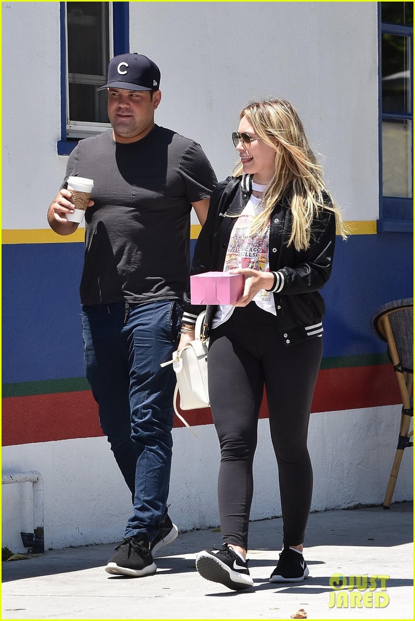 hilary duff meets up with ex mike comrie 04