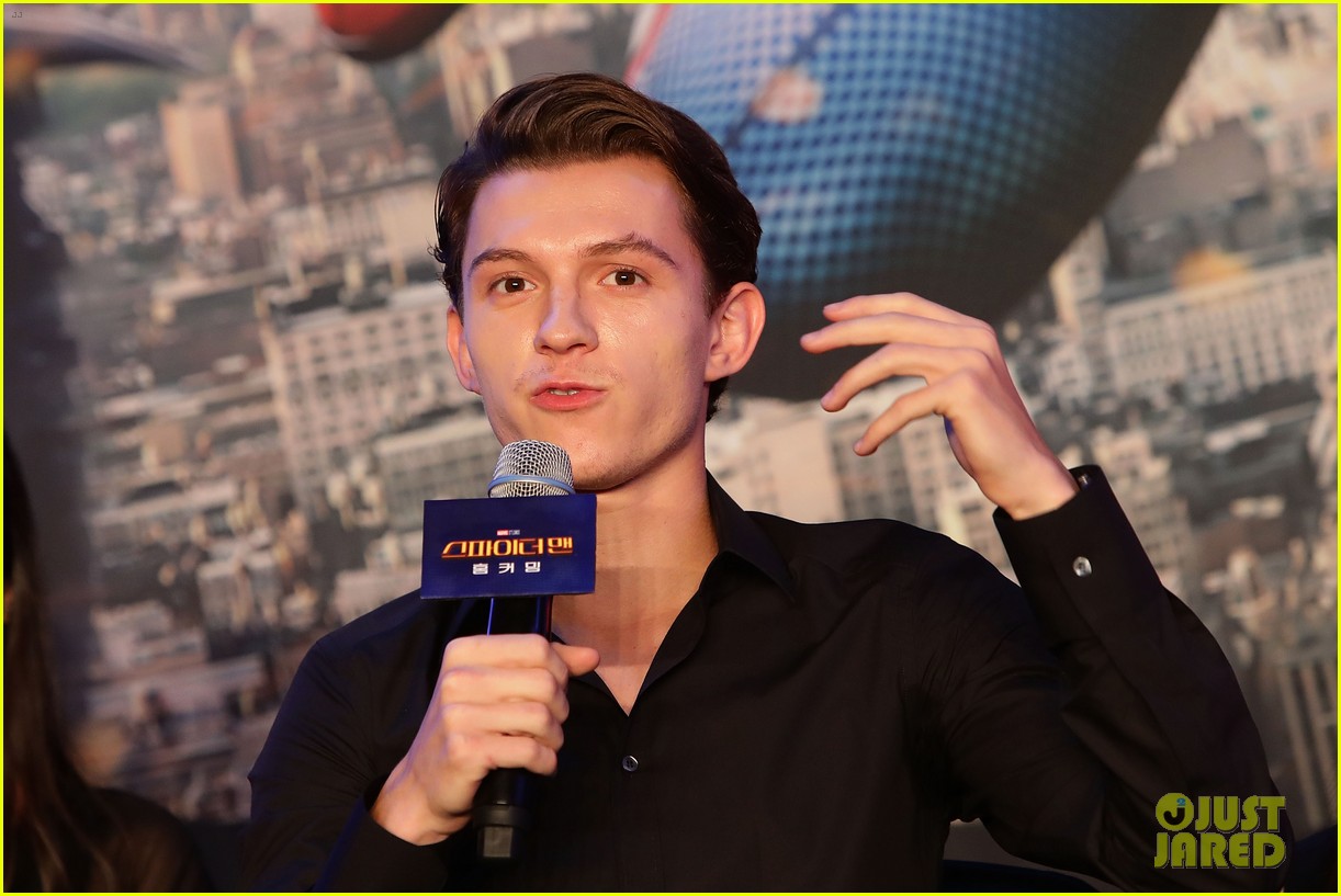 tom holland relive lip sync battle performance 123923006