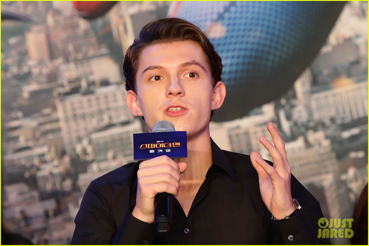 tom holland relive lip sync battle performance 143923008