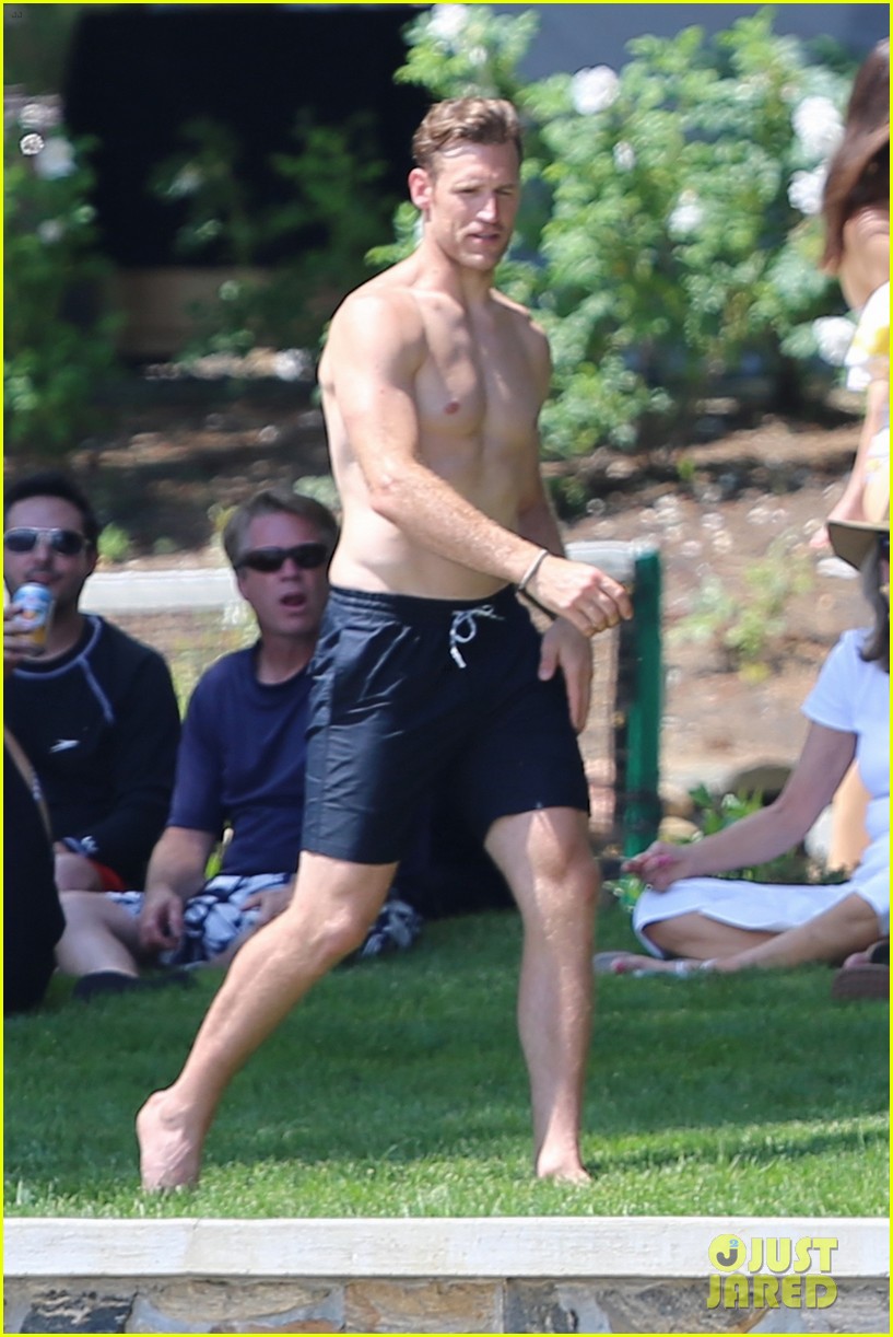 derek hough goes shirtless while paddling at julianne rehearsal party 09