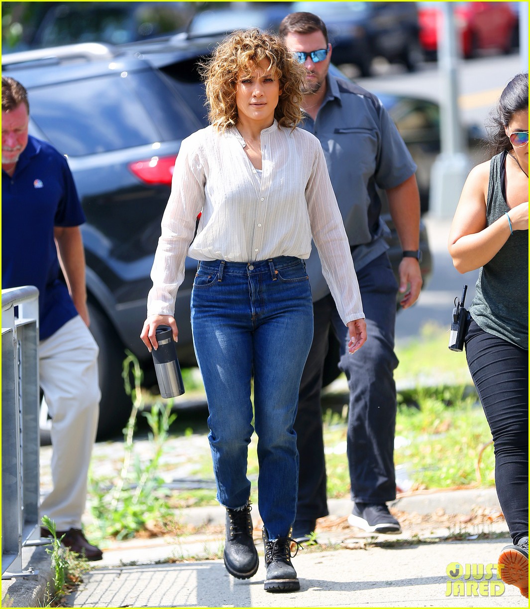 jlo ray liotta get serious filming shades of blue 01