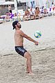 eva longoria flaunts pda with her husband during beach volleyball game 04