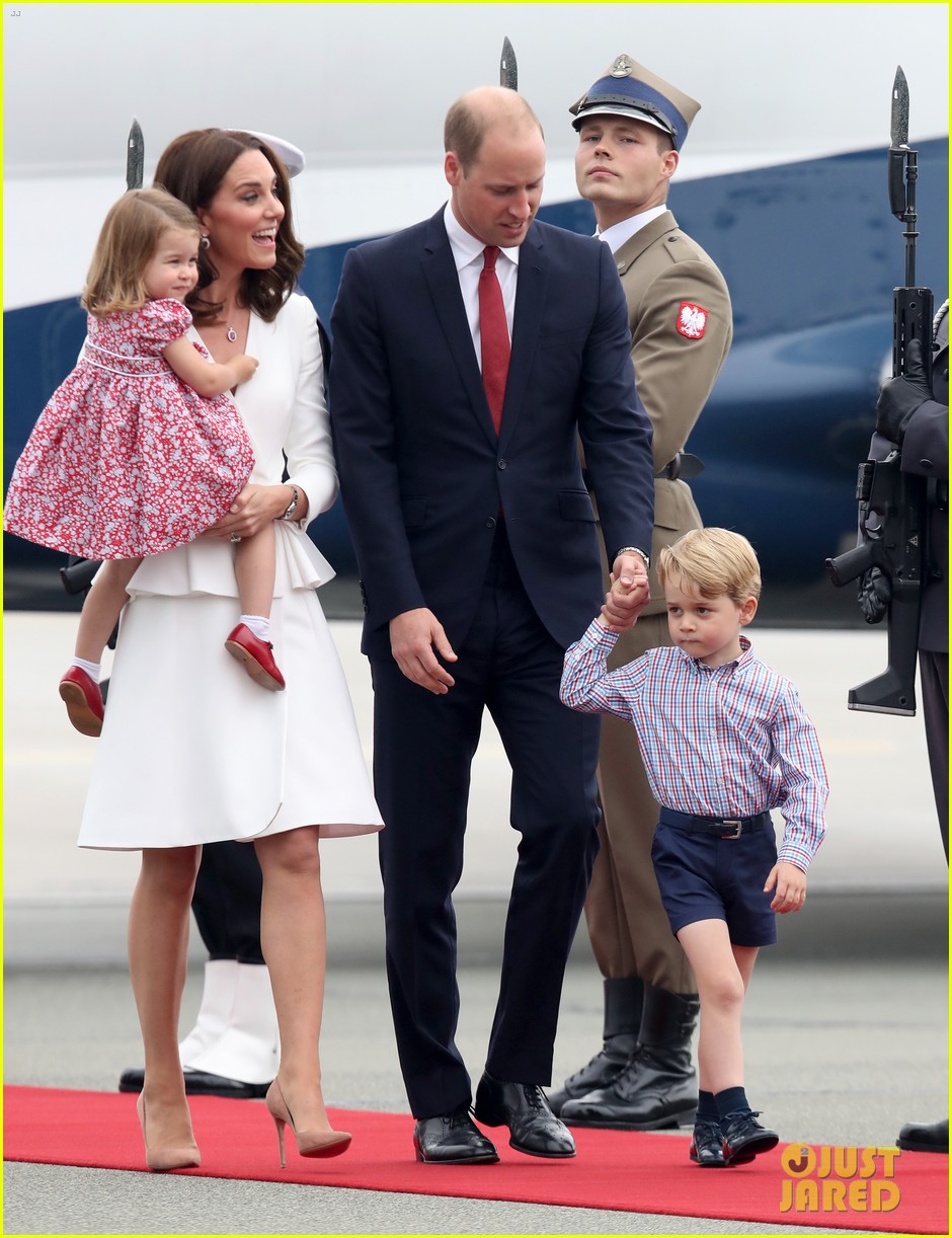 kate middleton prince william arrive in poland with george charlotte 063929245
