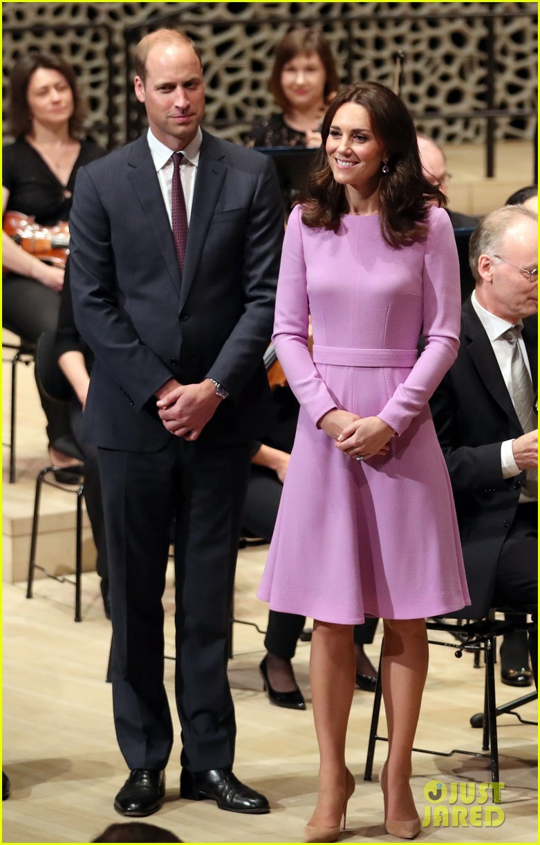kate middleton prince william view helicopters george charlotte 113931293