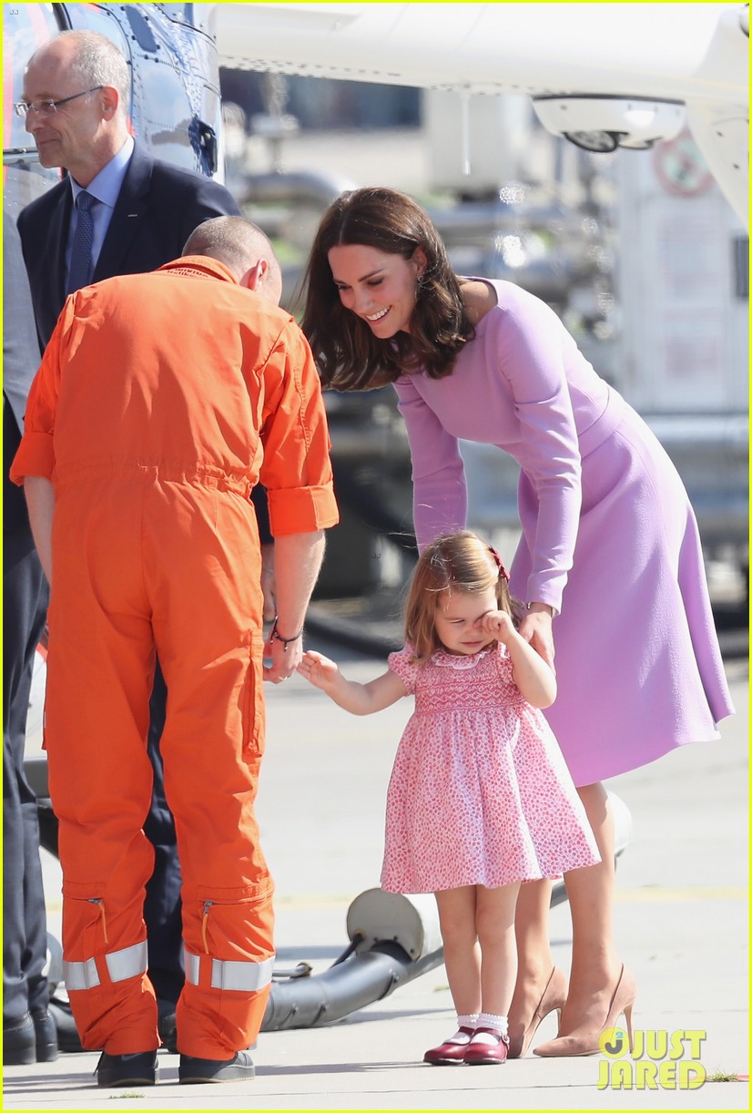 kate middleton prince william view helicopters george charlotte 133931295