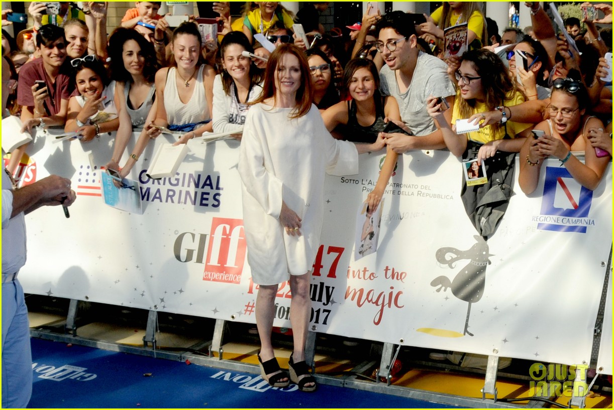 julianne moore brings inspiring message to giffoni film fest dont ever let 06
