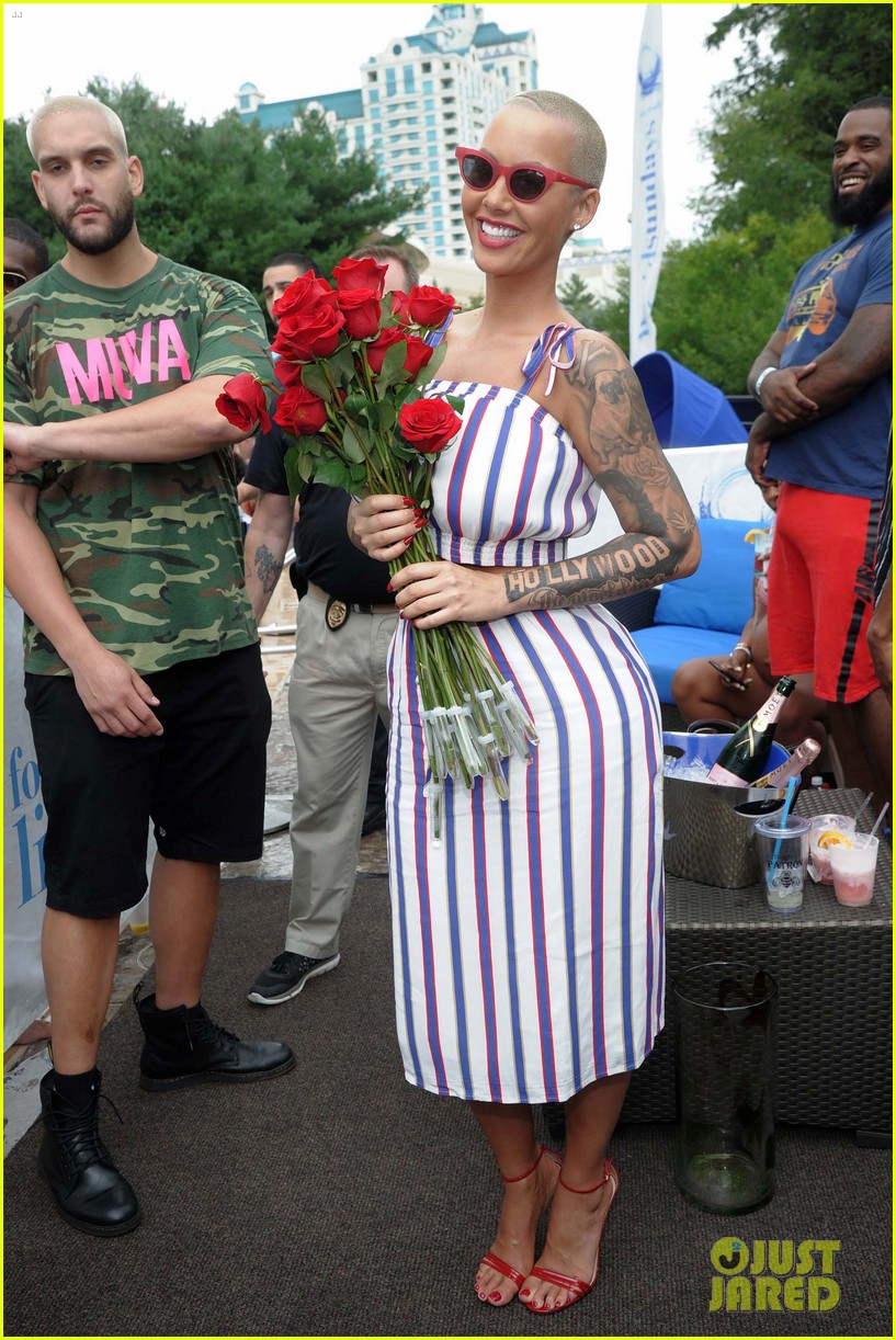 amber rose hosts liquid sunday party in connecticut 083933058