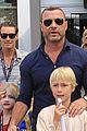 liev schreiber sons dress up in costume at comic con 10