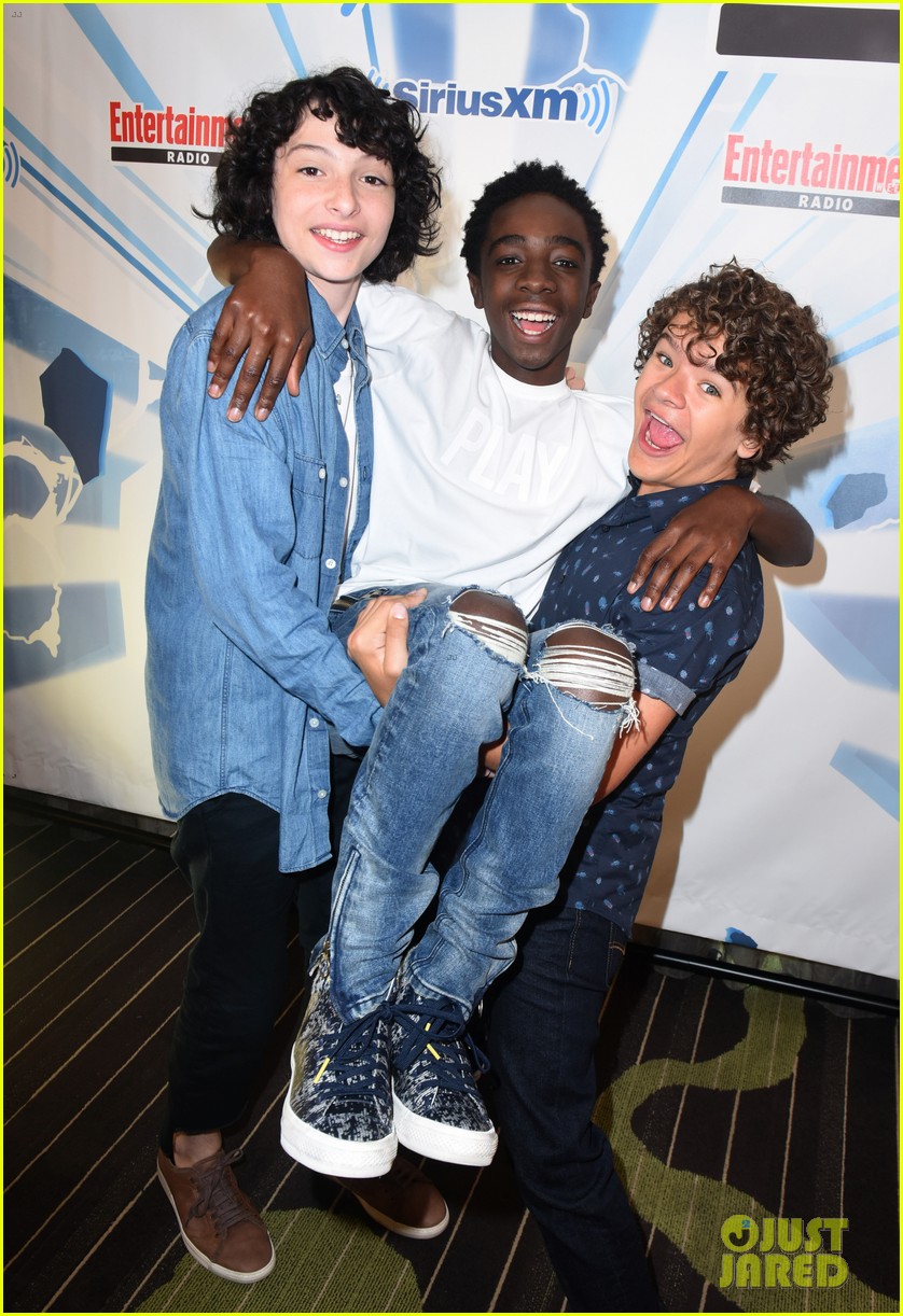 stranger things cast at comic con 2017 033932279