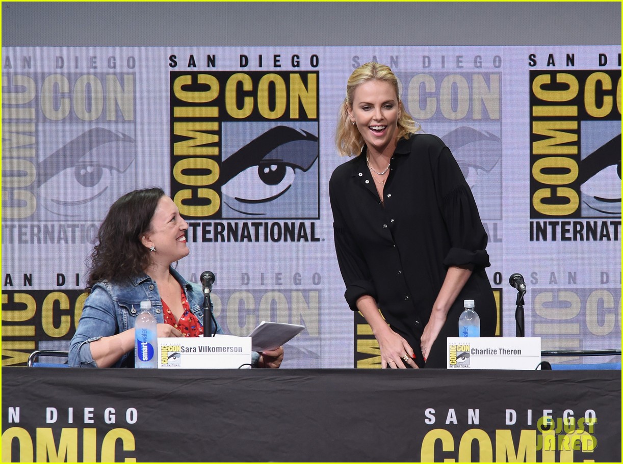 charlize theron talks about gender pay gap at comic con 04
