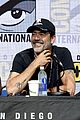walking dead cast pays tribute to late stuntman at comic con 04