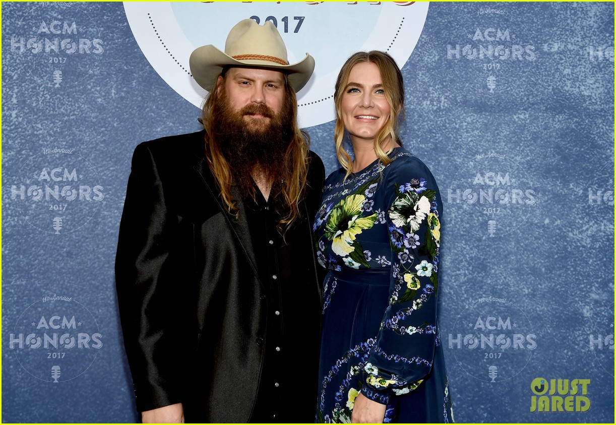 jason aldean pregnant wife brittany kerr attend acm honors 2017 03