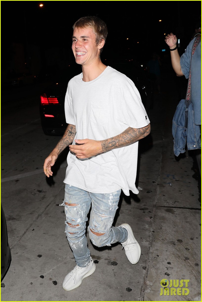 Photo: justin bieber sings and dances to australian worship band 01